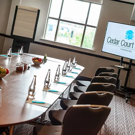 Cedar Court Hotel 4*