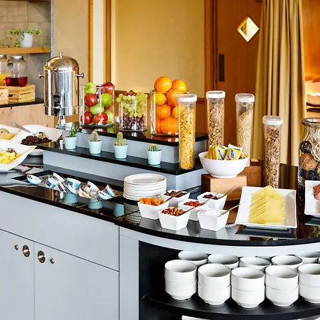 Cedar Court 4*