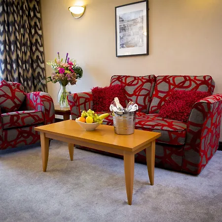 Hotell Cedar Court 4*
