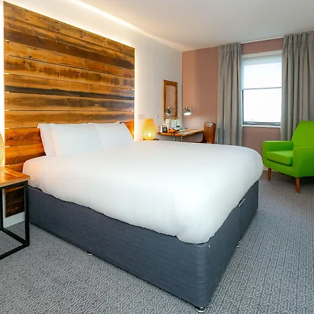 Cedar Court Hotell 4*