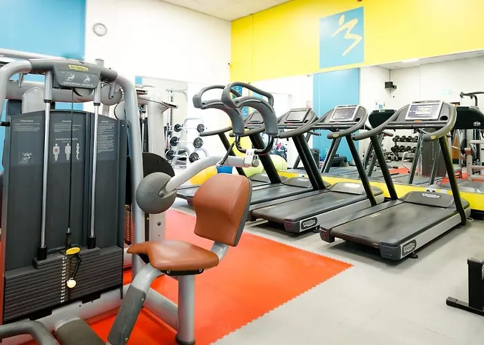 מלון Cedar Court