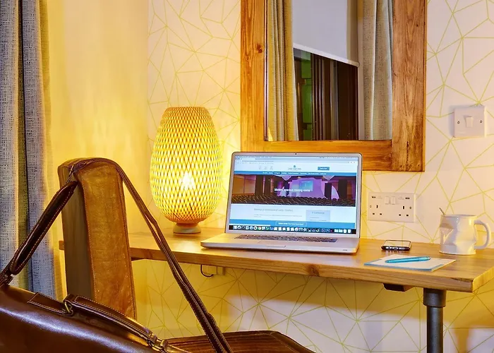 Cedar Court Hotel 4*