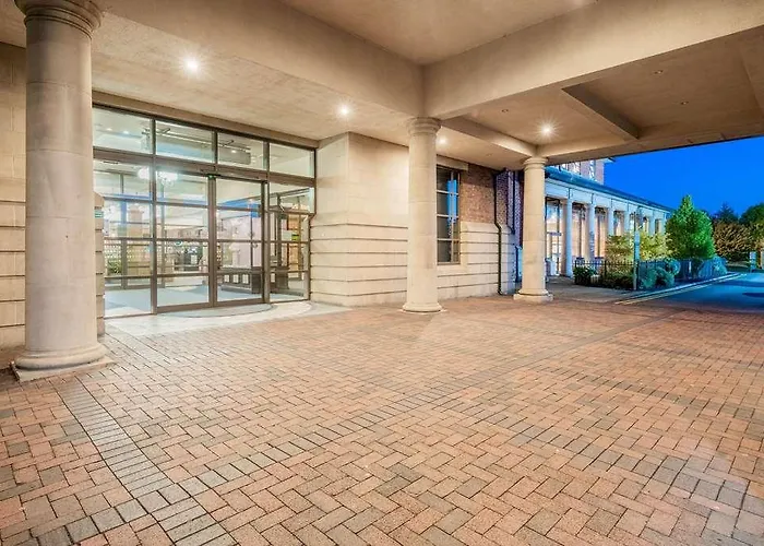 Cedar Court Bradford (West Yorkshire)