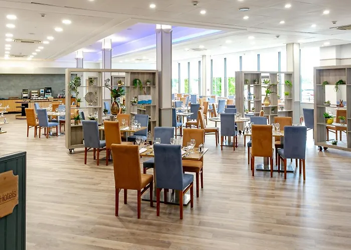 Cedar Court מלון