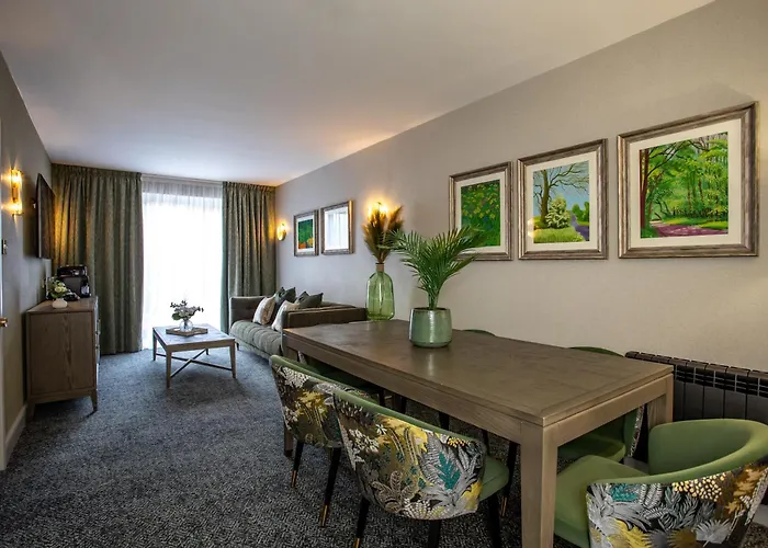 Cedar Court 4* בראדפורד