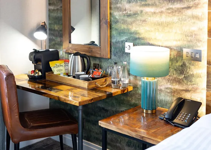 מלון Cedar Court