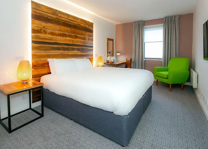 Cedar Court Hotel 4*