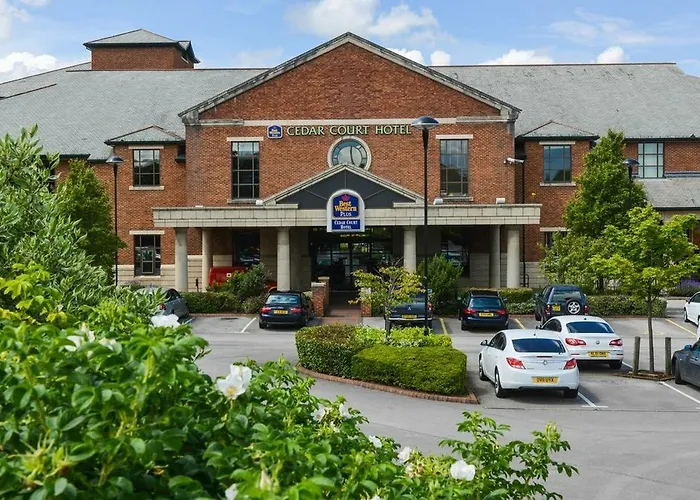 Hotel Cedar Court 4*