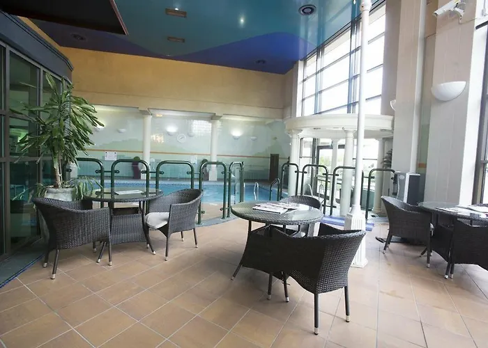 Cedar Court בראדפורד