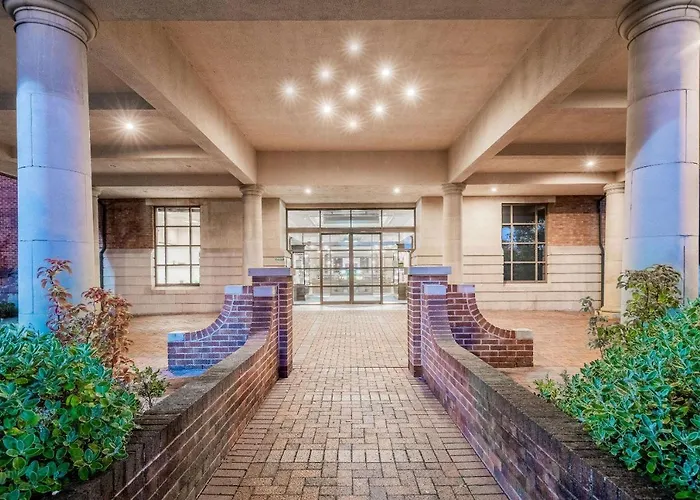 מלון Cedar Court בראדפורד