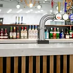 Cedar Court 4*