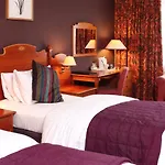 Cedar Court فندق 4*