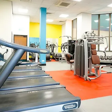 Cedar Court Bradford 4*