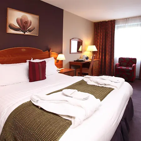 Cedar Court Bradford 4*